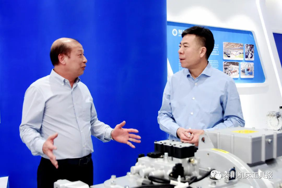 嚴(yán)鑒鉑董事長會(huì)見廣州數(shù)控董事長何敏佳