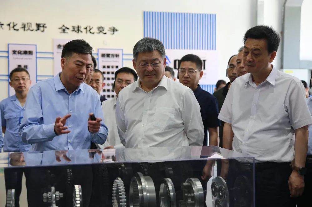 陜西省屬企業(yè)改革創(chuàng)新觀摩團(tuán)走進(jìn)秦川集團(tuán)、法士特集團(tuán)