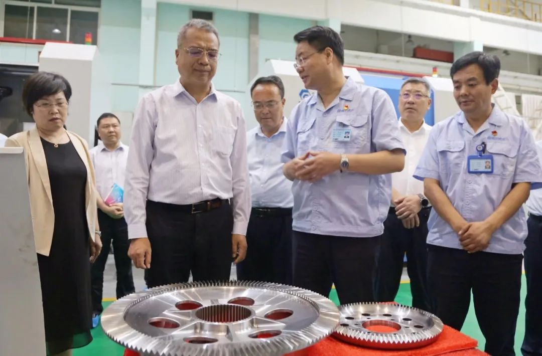 寶雞市委副書記、市長楊廣亭蒞臨秦川集團調研