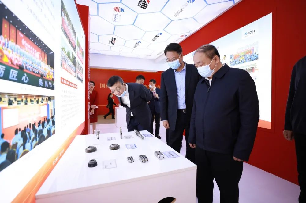 陜西省委常委、組織部長張廣智蒞臨秦川集團展位