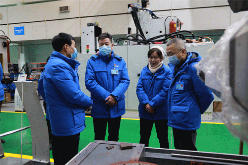 嚴(yán)鑒鉑董事長(zhǎng)深入生產(chǎn)一線調(diào)研指導(dǎo)工作