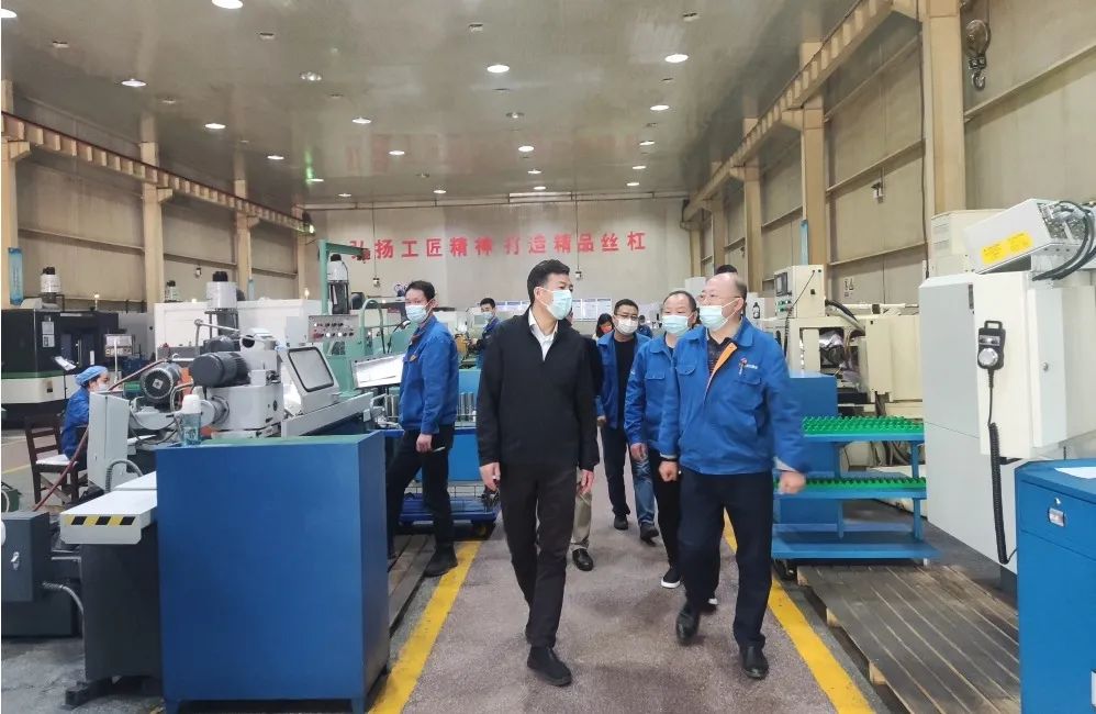 嚴鑒鉑：解放思想 主動作為 思變應(yīng)變